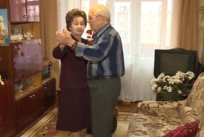 Благодатная свадьба: в Запорожье супруги отметили 70 лет совместной жизни