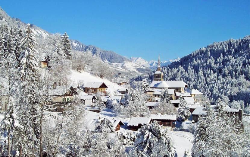 10 уютных городков, в которых хочется остаться зимовать