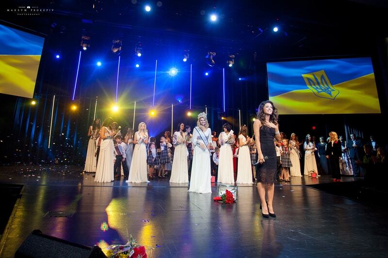Огневич у вишиванці дала концерт у Чикаго для української діаспори: фото співачки в Америці