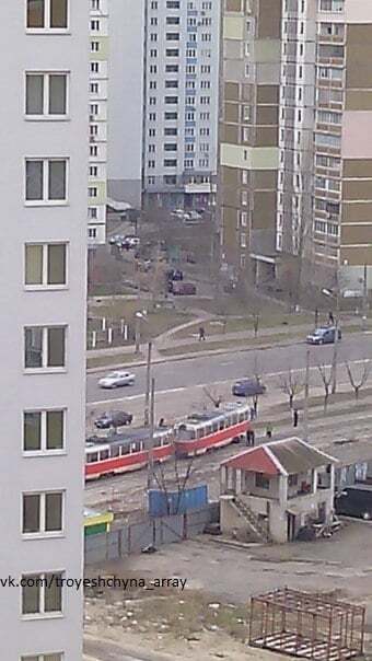 В Киеве сошел с рельс трамвай: фотофакт