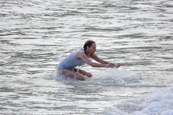 45-летняя Ума Турман показала фигуру в купальнике: фото актрисы с курорта