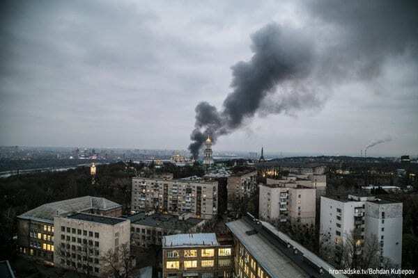 Масштабна пожежа в Києві: в диму зникла навіть Батьківщина-мати