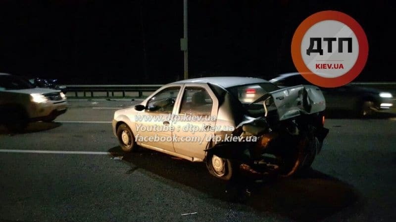 У Києві сталася масштабна ДТП: чотири авто, шість постраждалих