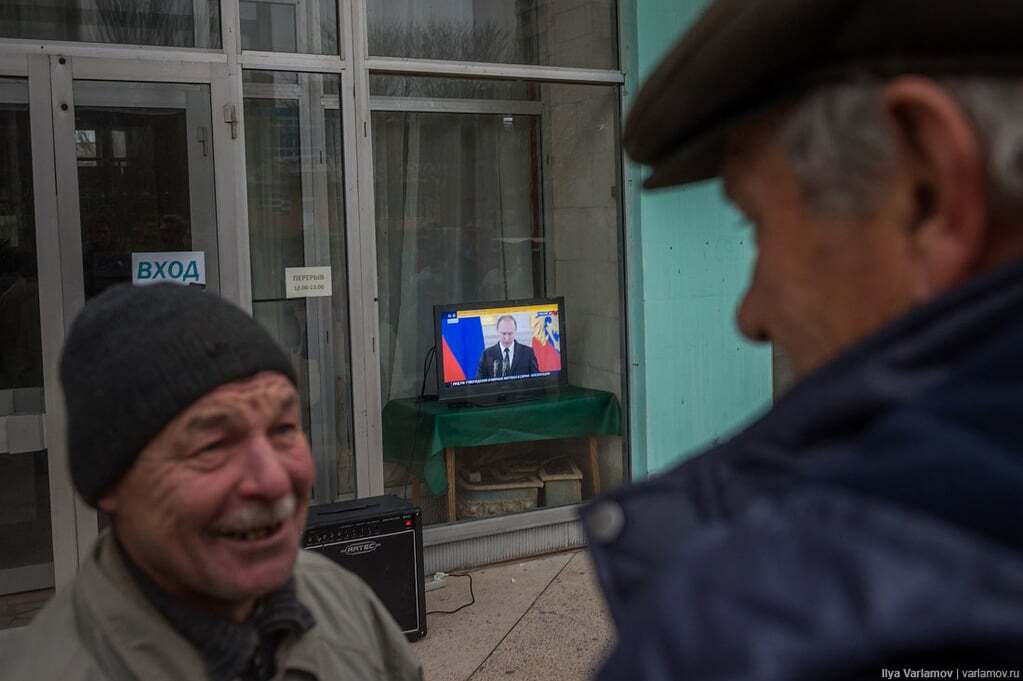Блэкаут в Крыму: еда на кострах и гнев на кухнях - фоторепортаж