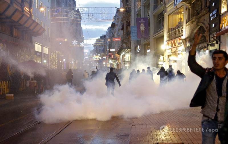 В Турции против демонстрантов применили водомет: опубликованы фото