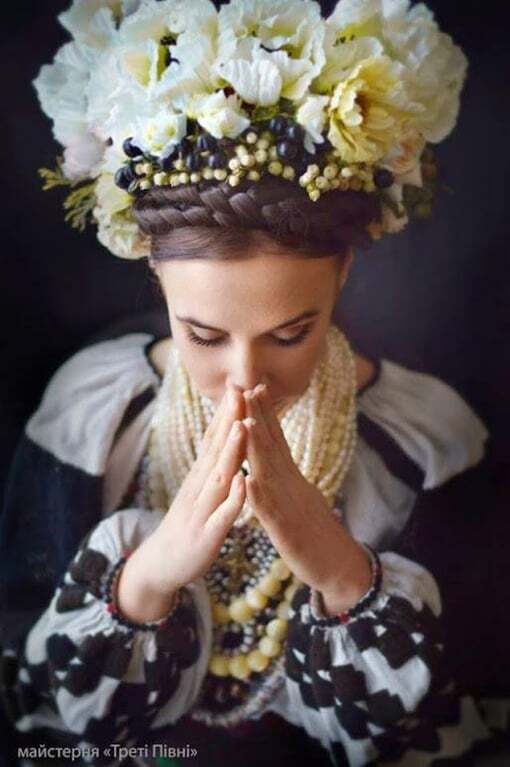 Модницам на заметку: фото неповторимых украинских национальных костюмов