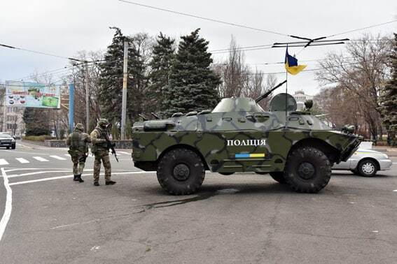 Выборы на Донбассе: на улицах появились группы быстрого реагирования