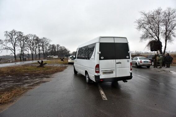 До Маріуполя на підтримку одного з кандидатів приїхали чоловіки в камуфляжі