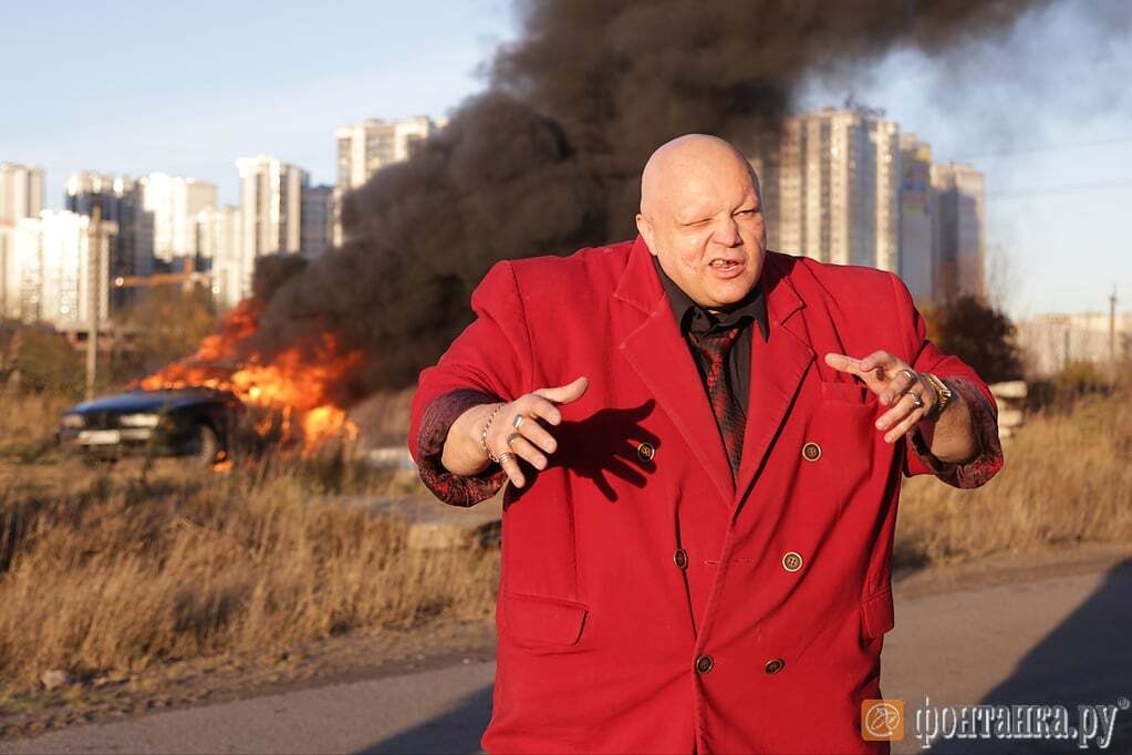 "Борець з санкціонкою" Барецький спалив свій BMW: фото- і Відеофакт