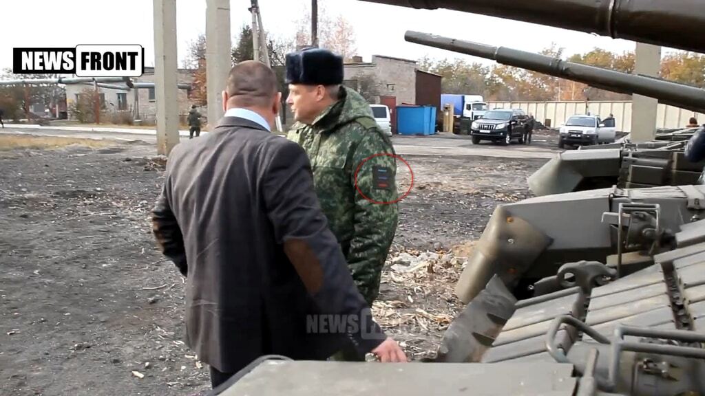 "Раскрасить" жизнь луганчан: волонтеры нашли "радужные" танки террористов