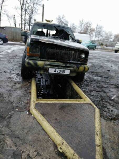 В Харькове сожгли три внедорожника "Айдара"