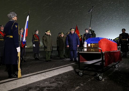 Крушение Су-24: в Россию доставили тело пилота