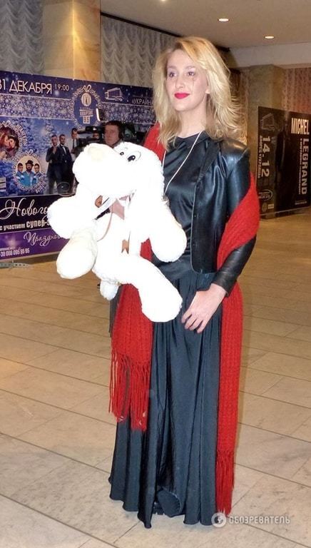 Снежана Егорова пришла на концерт к Лободе с детским подарком