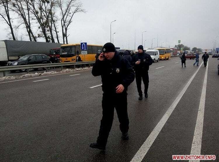 Винят Пашинского: под Житомиром кондитеры перекрыли трассу Киев-Чоп. Опубликованы фото