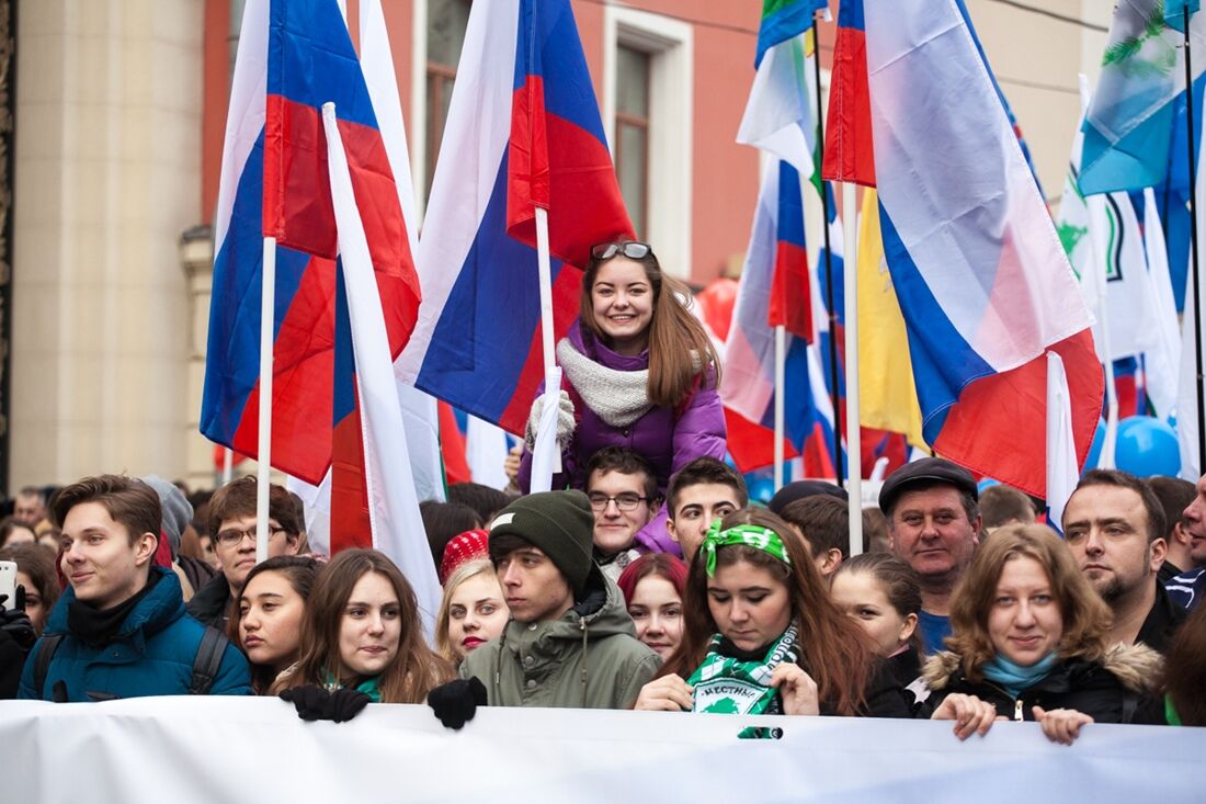 Москва відсвяткувала День народної єдності з козаками і ведмедями: фотофакт