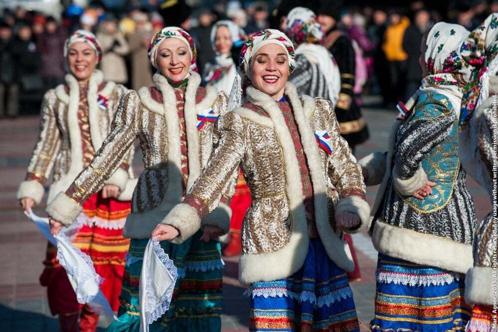 "Верим в страну и Путину": в России начали праздновать День Единства. Фоторепортаж и видео