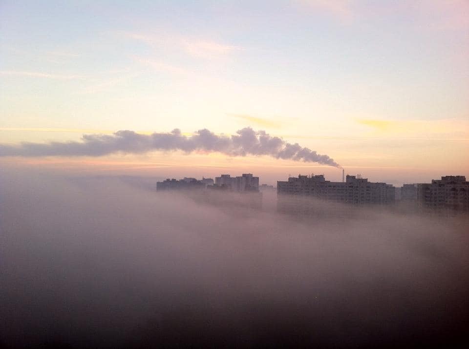 В соцсети появились свежие фото Киева, окутанного туманом