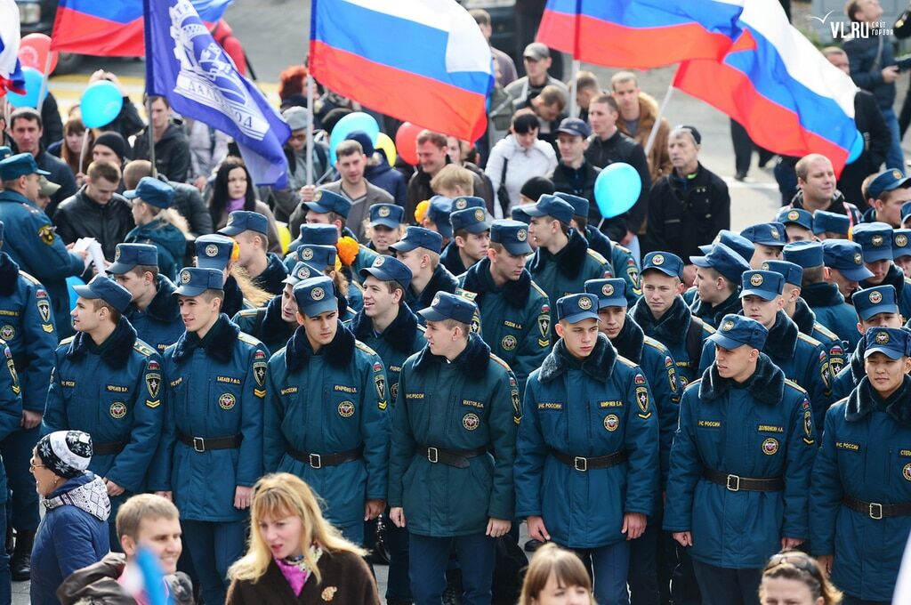 "Віримо в країну і Путіну": у Росії почали святкувати День Єдності. Фоторепортаж та відео