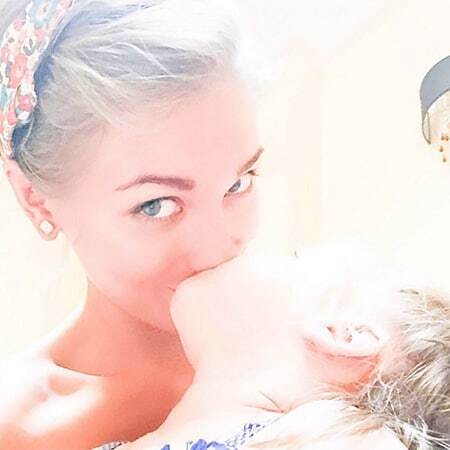 Материнская любовь: Кристина Асмус показала невероятно трогательные фото с дочкой