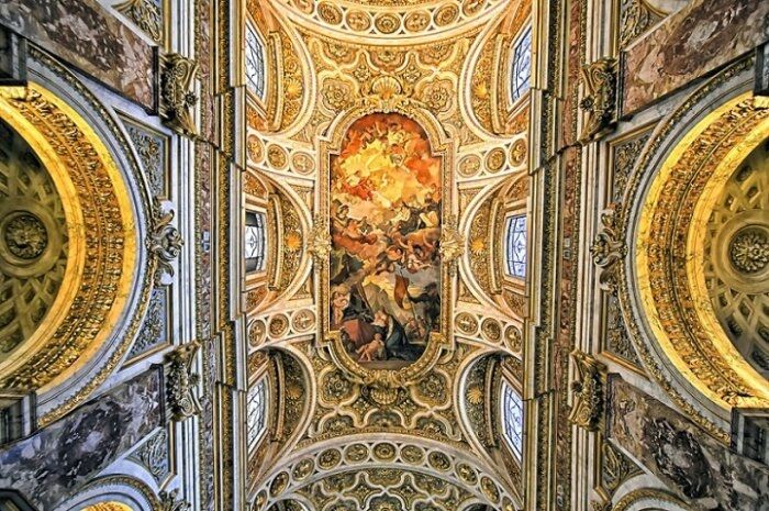 Красота, от которой кружится голова: 10 потрясающих фресок в базиликах Рима