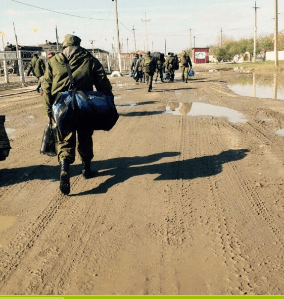 Не вперше! Кадровий російський військовий "спалився" на Донбасі: опубліковані фото