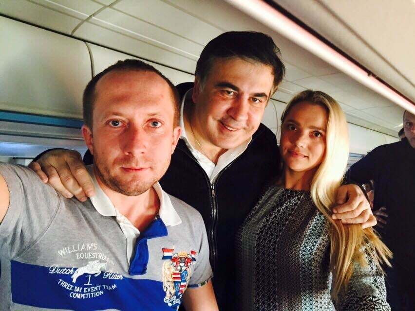 Саакашвили произвел фурор в эконом-классе самолета: опубликованы фото