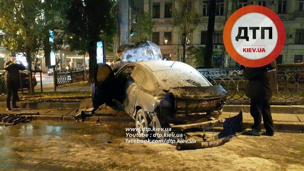 Стала известна причина пожара в центре Киева: опубликованы фото и видео