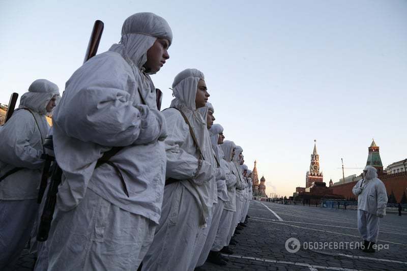 Червоний день календаря: в Росії відзначили 7 листопада гармошками і ватниками. Фоторепортаж