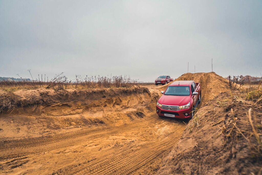 В Украине испытали три новых внедорожника Toyota