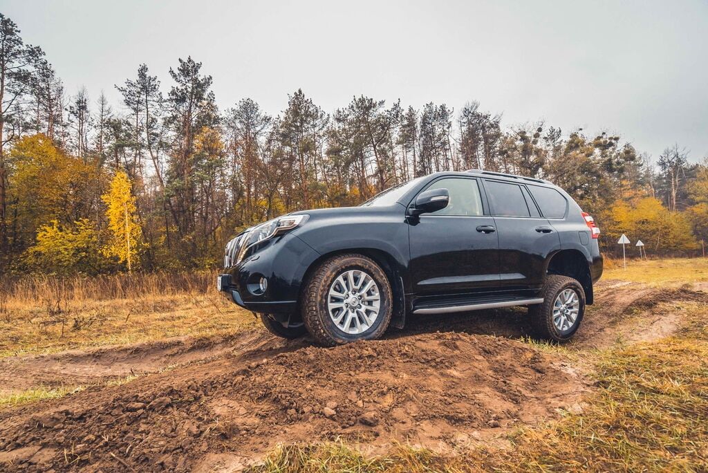 В Украине испытали три новых внедорожника Toyota