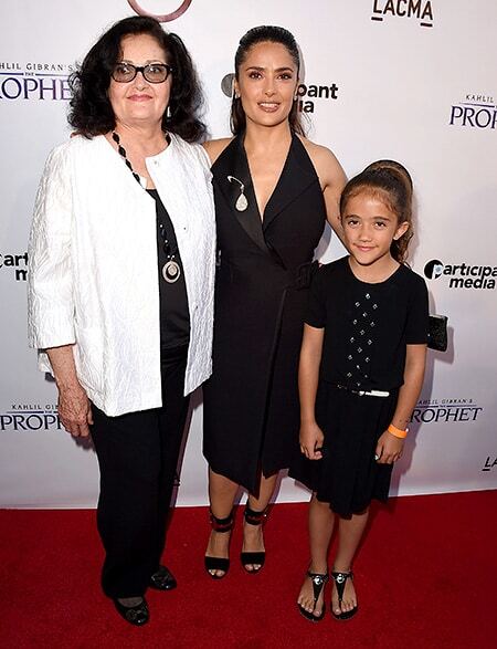 Дочь Сальмы Хайек решила отдать свои волосы онкобольным детям