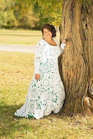 Не дарма старалась: дівчина витратила 8 місяців, щоб зв'язати весільну сукню