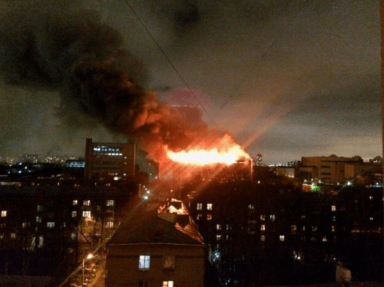 У Москві спалахнула найбільший за 25 років пожежа: фото і відео з місця подій