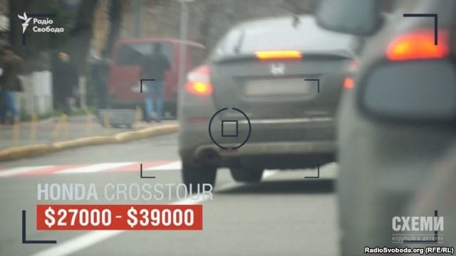 От Toyota до Cadillac: СМИ показали люксовый секретный автопарк МВД. Опубликовано видео