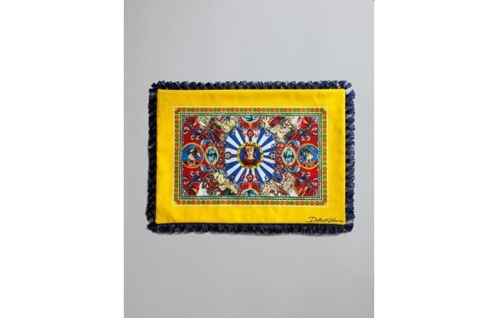 Dolce & Gabbana выпустил волшебную линию елочных украшений