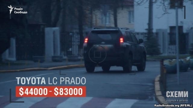 Від Toyota до Cadillac: ЗМІ показали люксовий секретний автопарк МВС. Опубліковано відео