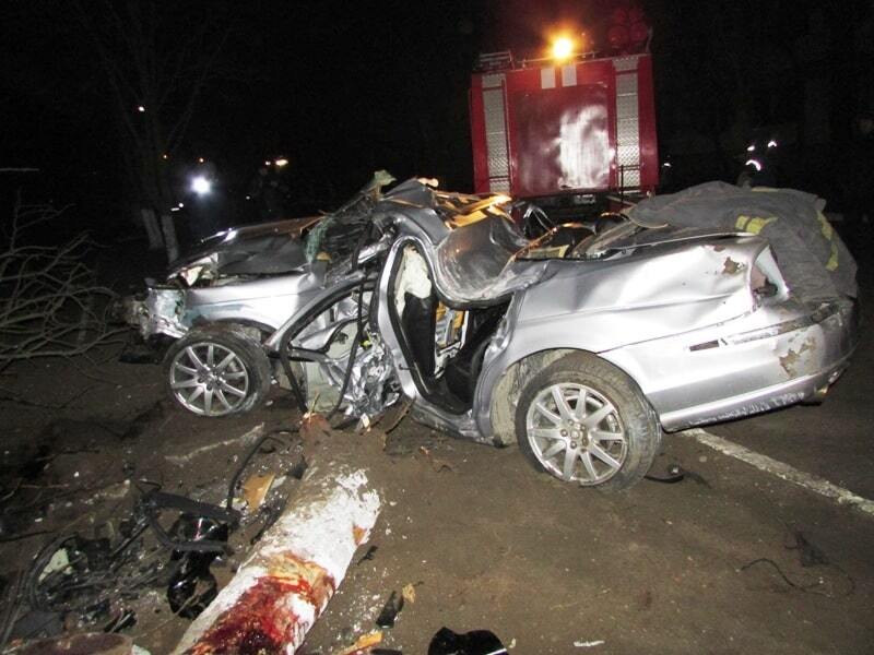 Авария в Херсонской области унесла жизни трех человек: опубликованы фото