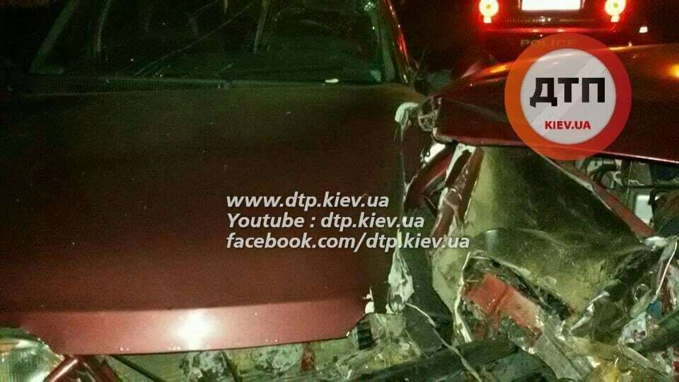 В Киеве на Троещине нетрезвый водитель Mitsubishi атаковал Ford