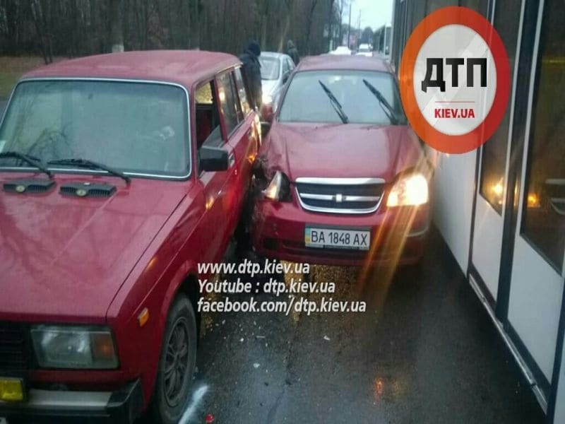 Крупная авария под Киевом заблокировала бориспольскую трассу