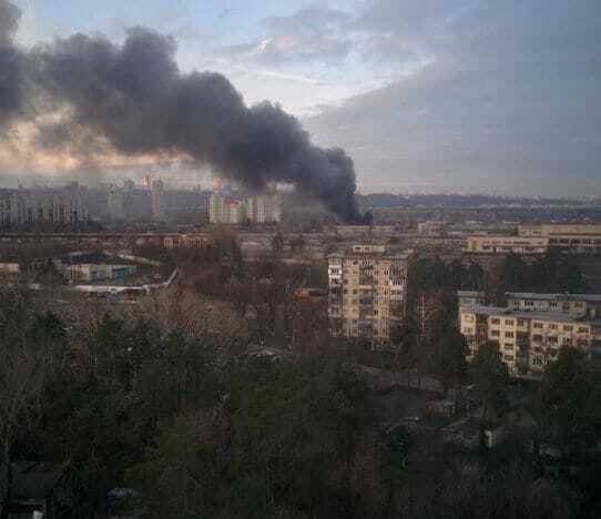 Во время пожара на СТО в Киеве сгорели 9 автомобилей - СМИ
