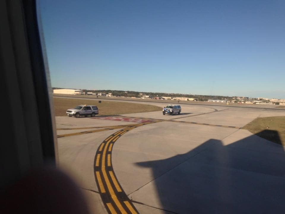 У США, у літака, під час польоту відвалилася частина крила: опубліковані фото