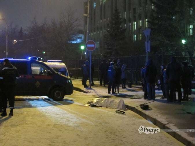 В центре Москвы средь бела дня застрелили бизнесмена. Опубликованы фото