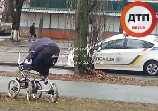ДТП на "зебре": в Киеве BMW сбил мать с младенцем