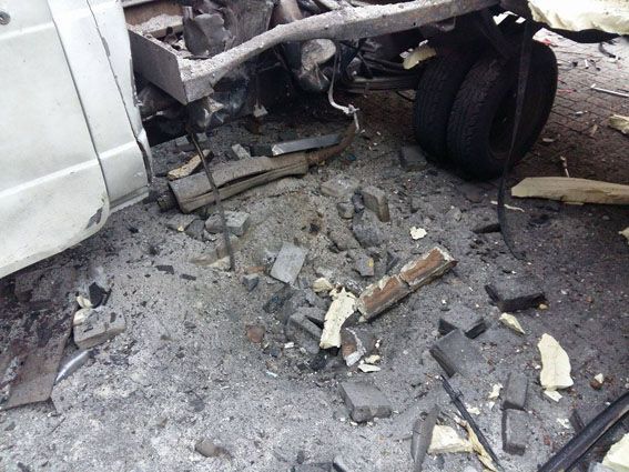 На Донеччині в СТО пролунав потужний вибух: фото НП