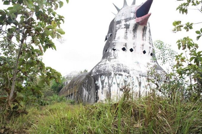Церква-курка: у лісах Індонезії розташована найнезвичайніша святиня в світі