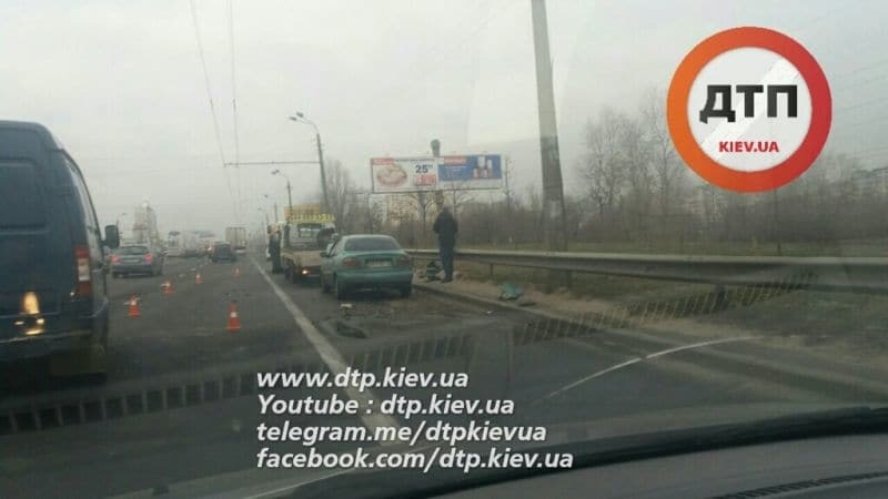 У Києві через ДТП на Московському проспекті була заблокована дорога на Троєщину
