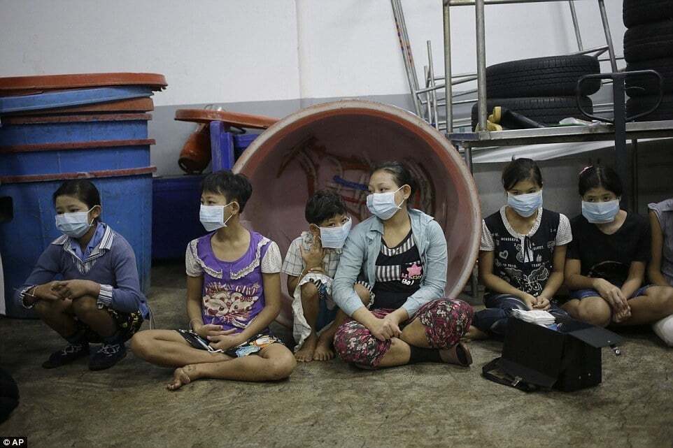 Креветки на крови: опубликованы фото трудового рабства в Таиланде