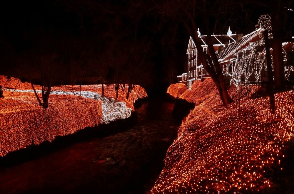 20 городов мира, которые сказочно украсили к празднику 