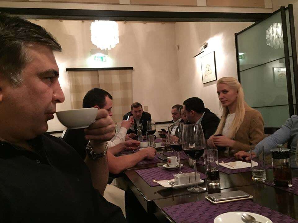 Тайная вечеря: в сети показали секретные переговоры Саакашвили и нардепов в ресторане. Фоторепортаж