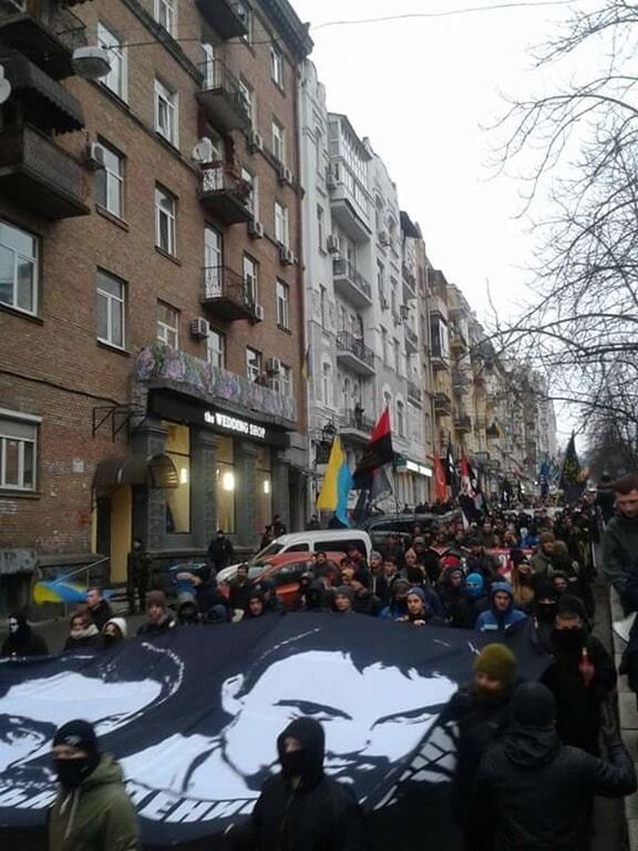 В Киеве прошел марш в поддержку подозреваемых в убийстве Бузины: фото с места событий